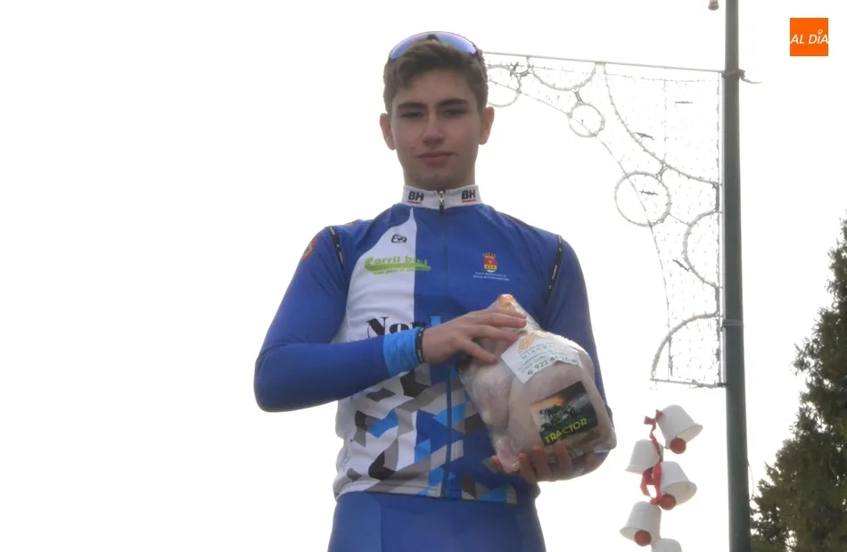 Foto 9 - Eladio Jim&eacute;nez, campe&oacute;n absoluto de la renacida Carrera del Pavo  