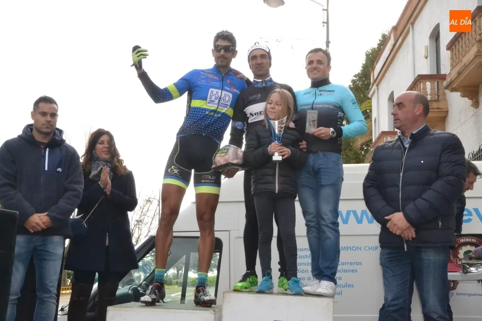 Foto 11 - Eladio Jim&eacute;nez, campe&oacute;n absoluto de la renacida Carrera del Pavo  