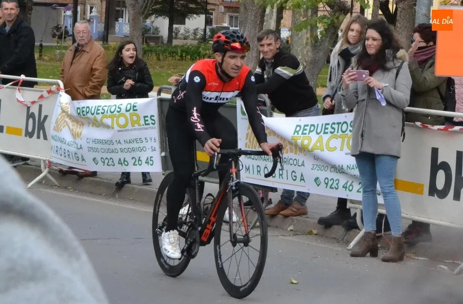 Foto 9 - El ciclismo mirobrigense rememora viejos tiempos en una larga ma&ntilde;ana en el Circuito de La Glorieta ...