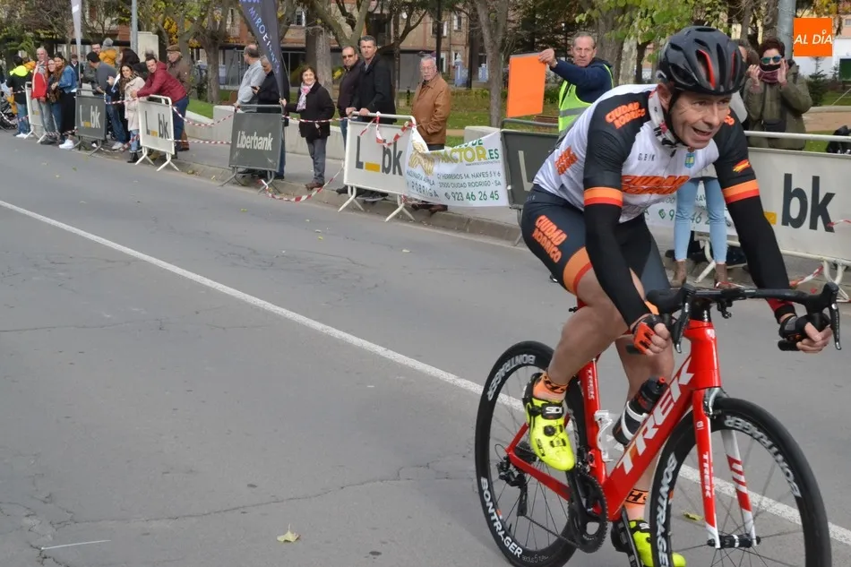 Foto 2 - El ciclismo mirobrigense rememora viejos tiempos en una larga ma&ntilde;ana en el Circuito de La Glorieta ...