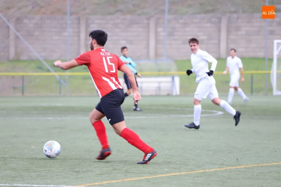 Foto 4 - El Monterrey, el Ribert, el Guijuelo &lsquo;B&rsquo; y el Villares de la Reina no pierden comba con la zona ...