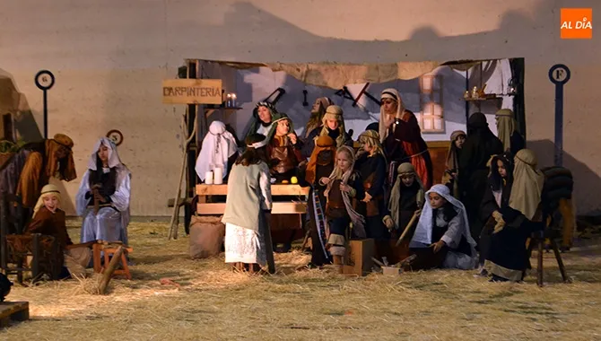 El pabellón municipal acogía la representación del Belen Viviente del Colegio La Encarnación