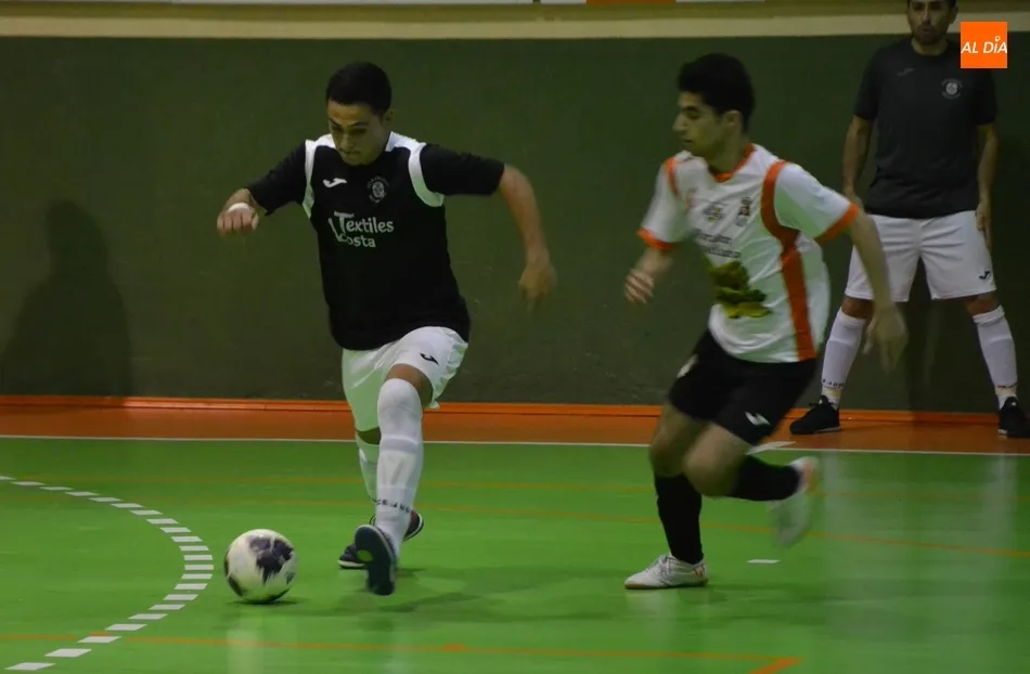 Foto 10 - El III Senior corta su racha de victorias en un partido que ellos mismos se fueron complicando  