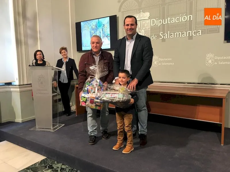 Foto 9 - Entregados los premios del V Concurso Infantil de Postales Navide&ntilde;as organizado por la Diputaci&oacute;n ...