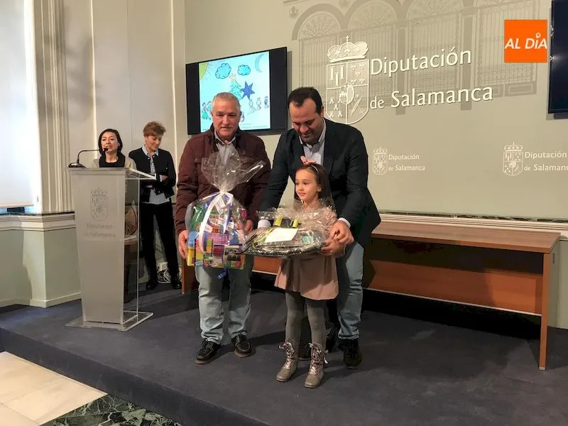 Foto 6 - Entregados los premios del V Concurso Infantil de Postales Navide&ntilde;as organizado por la Diputaci&oacute;n ...