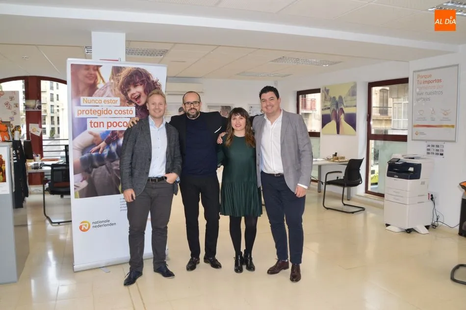 Pablo Pardo, director de la oficina de NN en Salamanca, junto a parte de su equipo