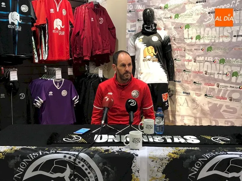 Jabi Luaces durante la rueda de prensa / Pedro Zaballos