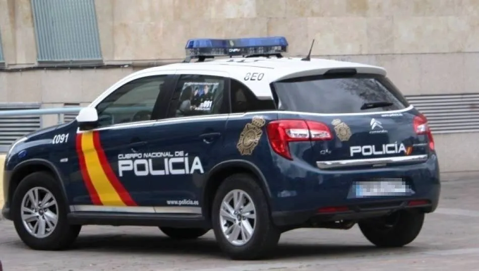 Detenido en Salamanca por robar 16 teléfonos y esconderlos dentro de un saco de pienso en un...