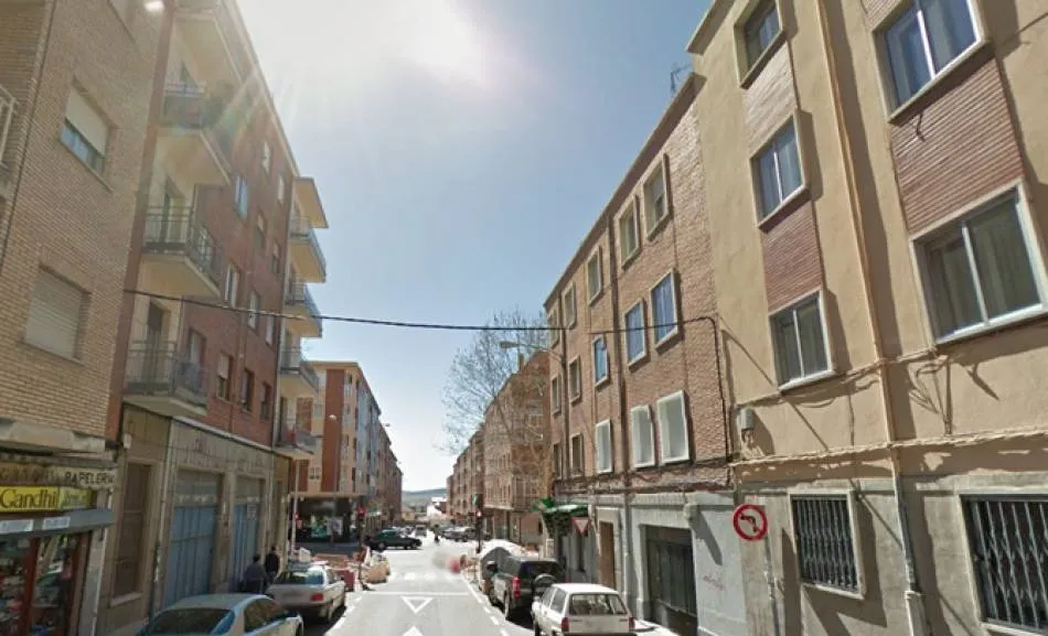 Detenido por romper la ventanilla de un coche para robar en su interior