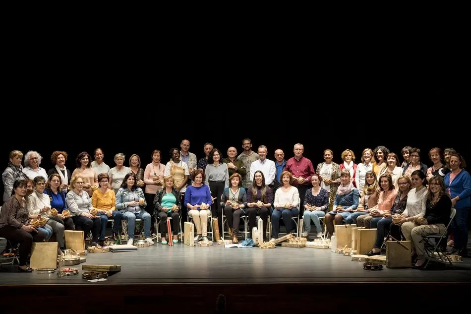 Alumnos de Canto y Percusión en un concierto en Villares de la Reina