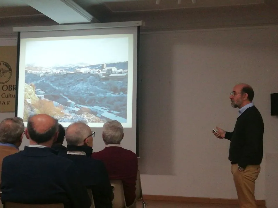 Foto 2 - Conferencia de Javier R. S&aacute;nchez &lsquo;El patrimonio industrial de B&eacute;jar, lo que queda y lo que se...