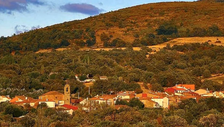 Vista de Navacarros, portada de la revista