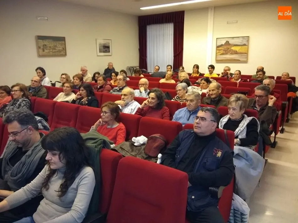 Foto 7 - Emotivo homenaje de Asdace al catedr&aacute;tico de fisioterapia Jos&eacute; Ignacio Calvo Arenillas