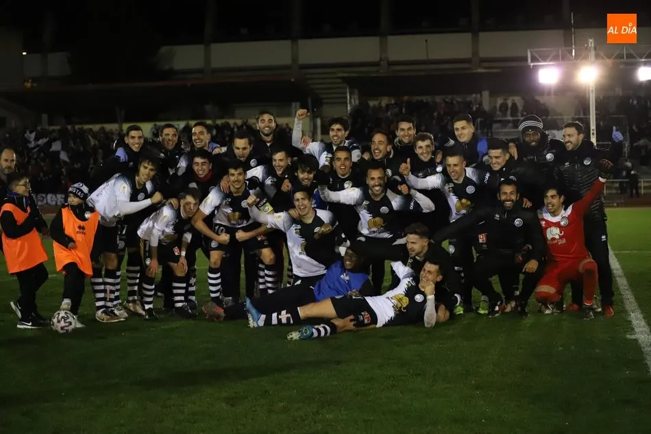 Foto 10 - Un golazo de Javi Navas permite a Unionistas seguir so&ntilde;ando con la Copa del Rey (1-0)