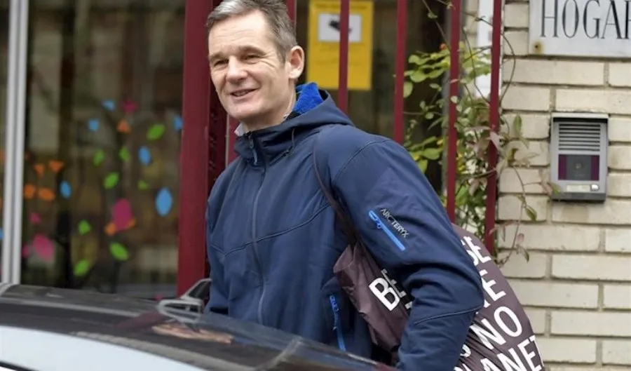 El juez concluye que en el caso de Urdangarín concurren todos los requisitos exigidos, por lo que procede autorizar el permiso con las condiciones que constan en la propuesta