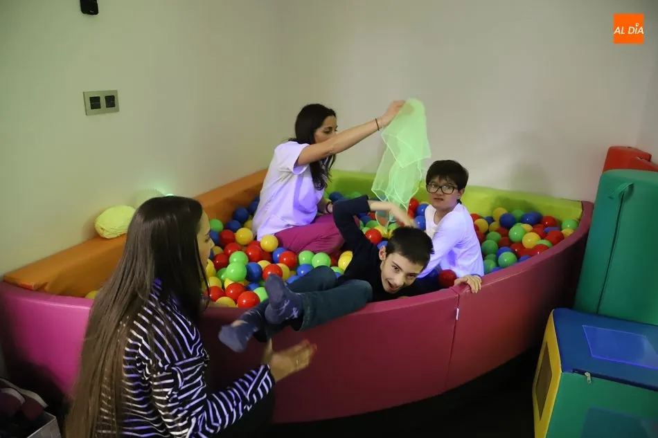 Foto 7 - Aspace ampl&iacute;a sus servicios con una sala de estimulaci&oacute;n multisensorial
