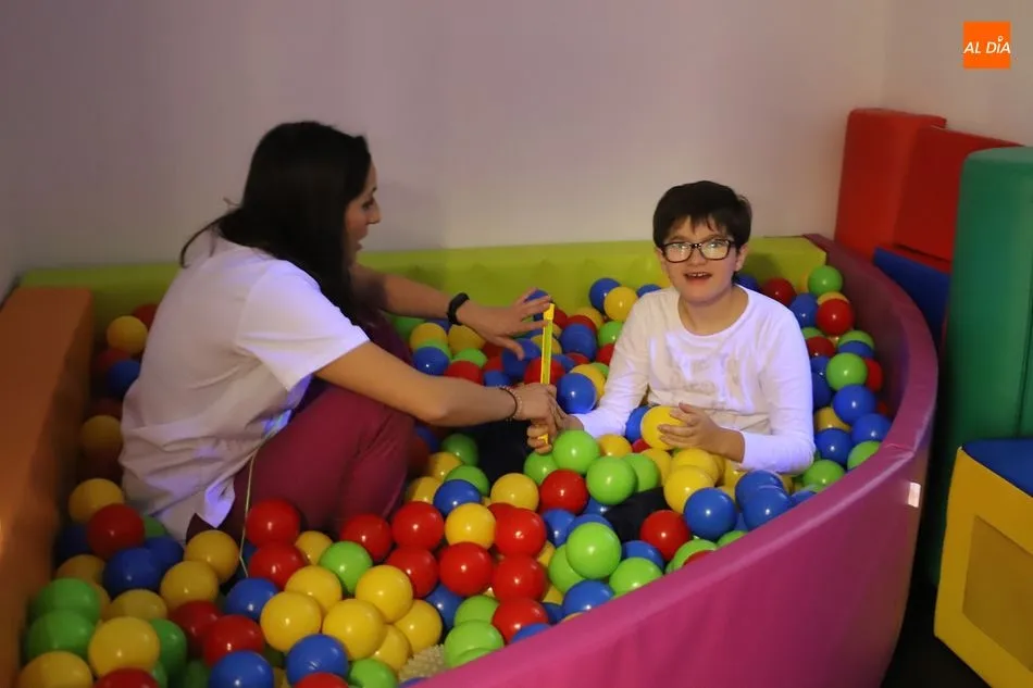 Foto 3 - Aspace ampl&iacute;a sus servicios con una sala de estimulaci&oacute;n multisensorial