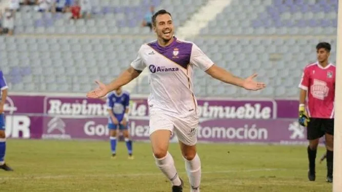 Antonio López celebra un gol con el Real Jaén el curso pasado