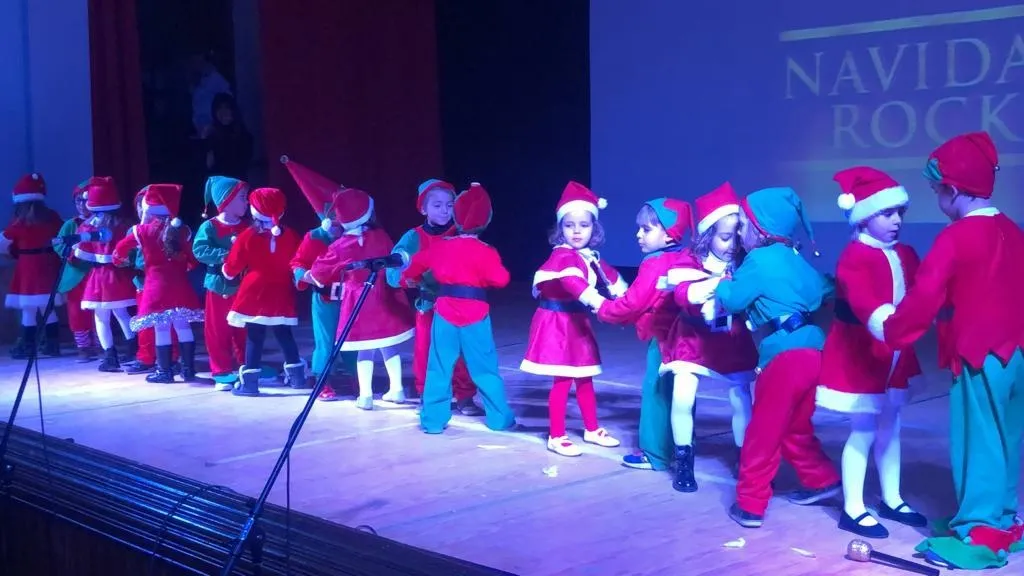 Foto 8 - El Colegio San Agust&iacute;n celebra su Festival de Navidad