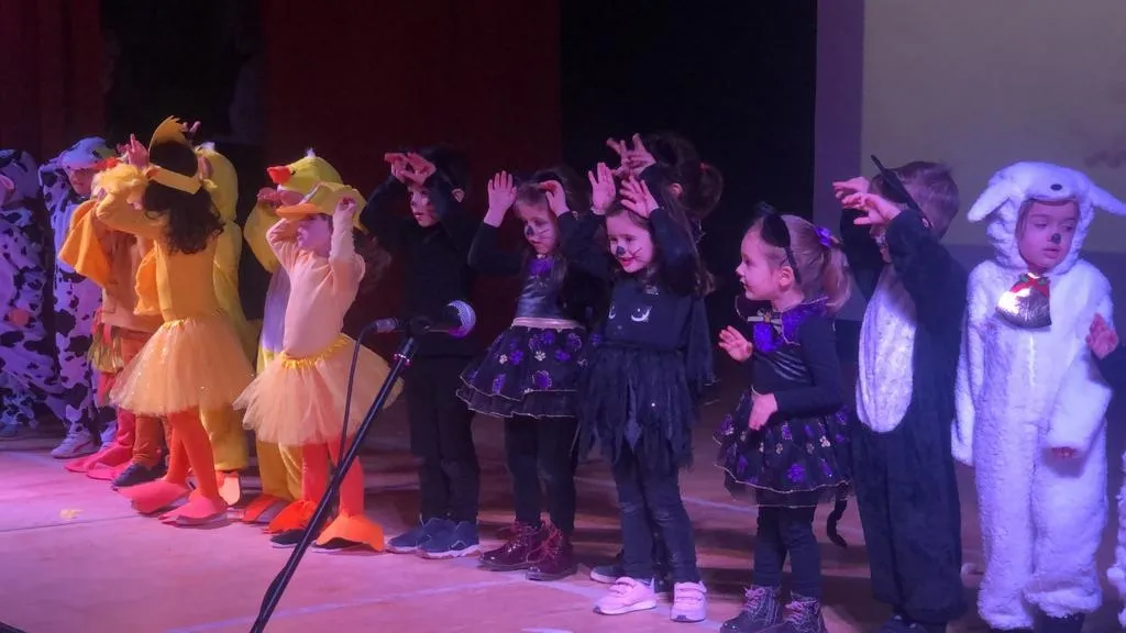 Foto 5 - El Colegio San Agust&iacute;n celebra su Festival de Navidad