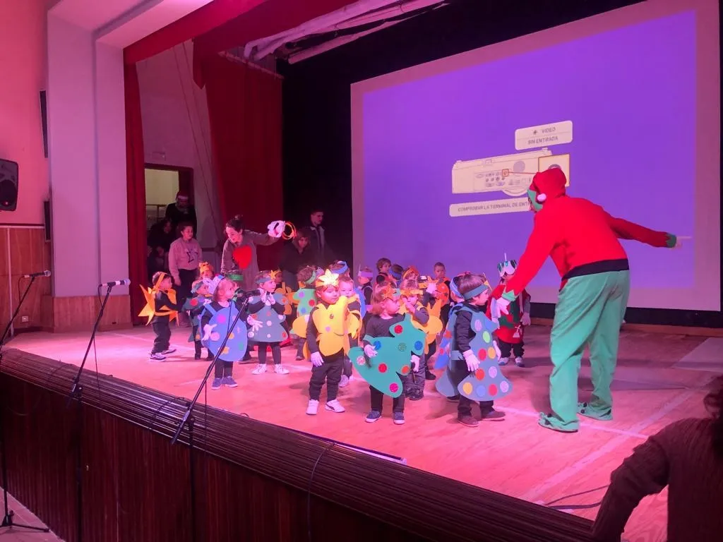 Foto 2 - El Colegio San Agust&iacute;n celebra su Festival de Navidad