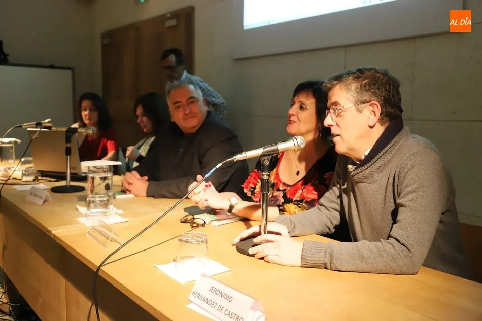 Foto 4 - La Casa de las Conchas acoge la presentaci&oacute;n del libro &lsquo;Contamos la Navidad&rsquo;&nbsp;