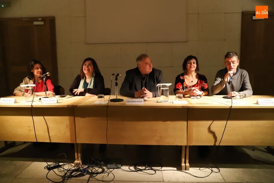 Foto 11 - La Casa de las Conchas acoge la presentaci&oacute;n del libro &lsquo;Contamos la Navidad&rsquo;&nbsp;