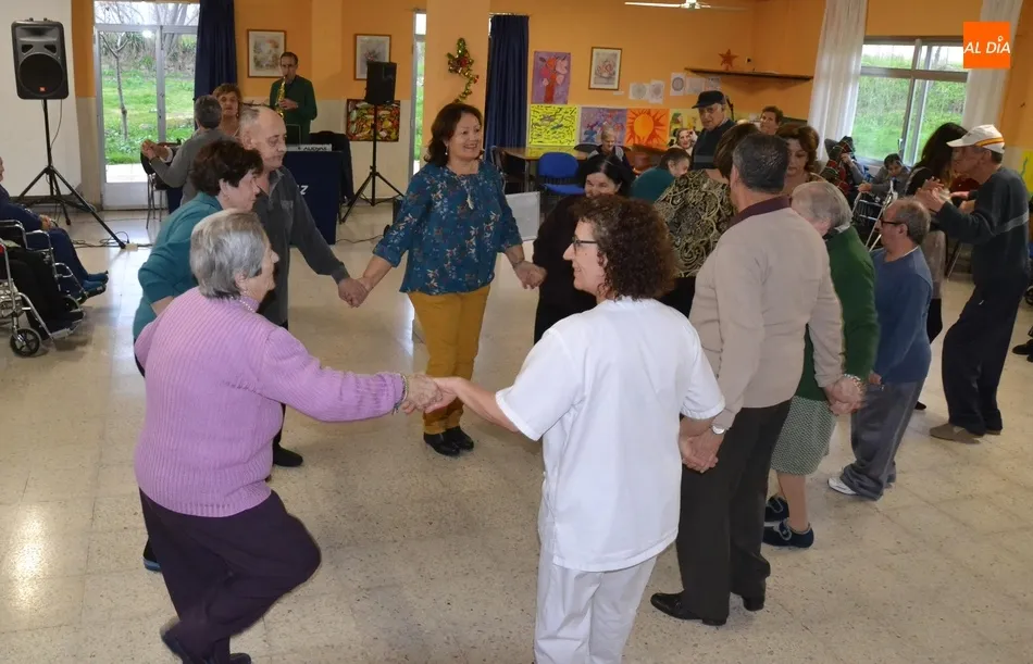 Gran tarde de fiesta en la Residencia Mixta Provincial  