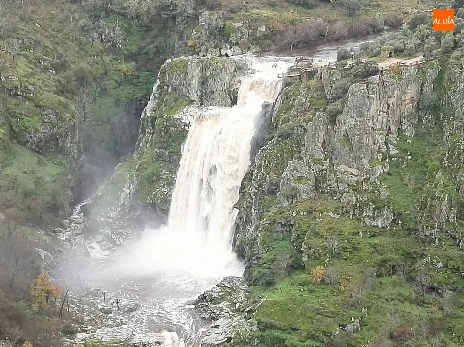 Espectacular estado del Pozo de los Humos tras el paso de la borrasca Elsa  