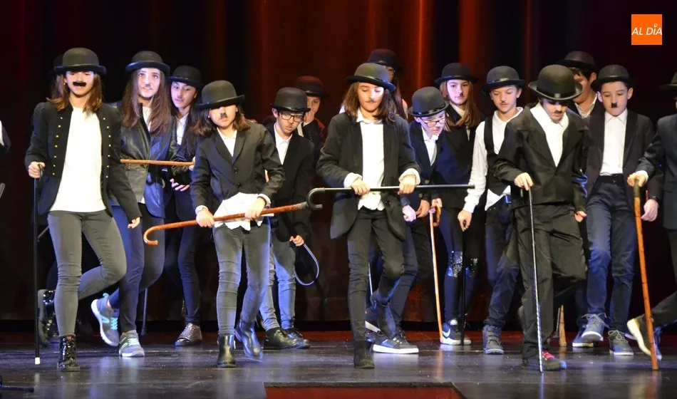 El Colegio San Francisco entrega los Oscars en su doble función navideña  