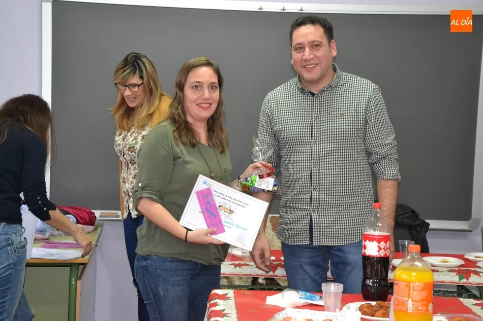 Foto 9 - Los alumnos de las diversas ense&ntilde;anzas de la Escuela de Adultos disfrutan de un d&iacute;a de...