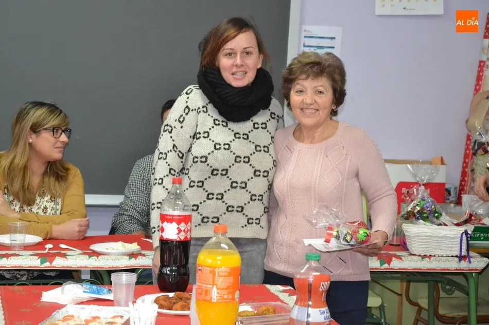 Foto 7 - Los alumnos de las diversas ense&ntilde;anzas de la Escuela de Adultos disfrutan de un d&iacute;a de...