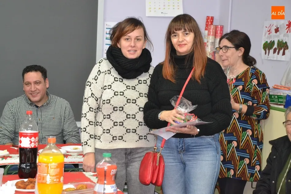 Foto 5 - Los alumnos de las diversas ense&ntilde;anzas de la Escuela de Adultos disfrutan de un d&iacute;a de...
