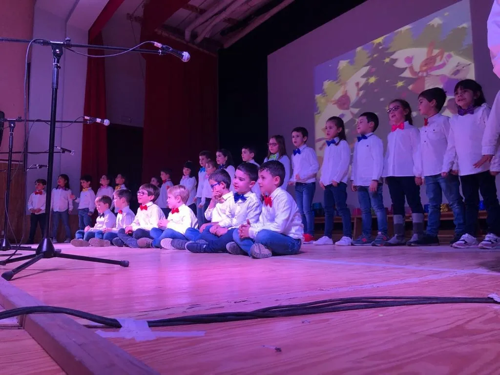 Foto 10 - Los alumnos de Primaria del Colegio San Agust&iacute;n celebran su Festival de Navidad