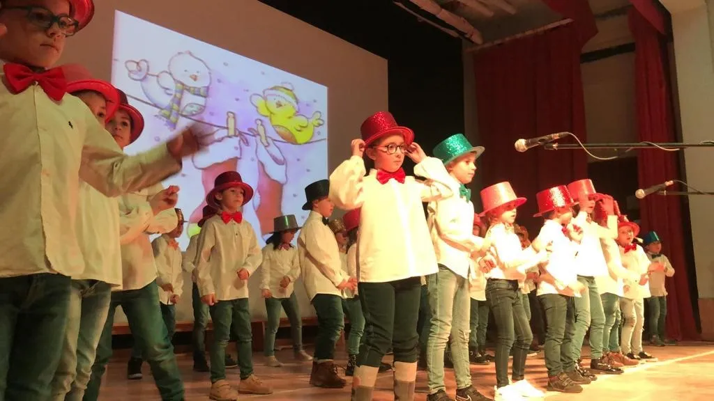 Foto 9 - Los alumnos de Primaria del Colegio San Agust&iacute;n celebran su Festival de Navidad