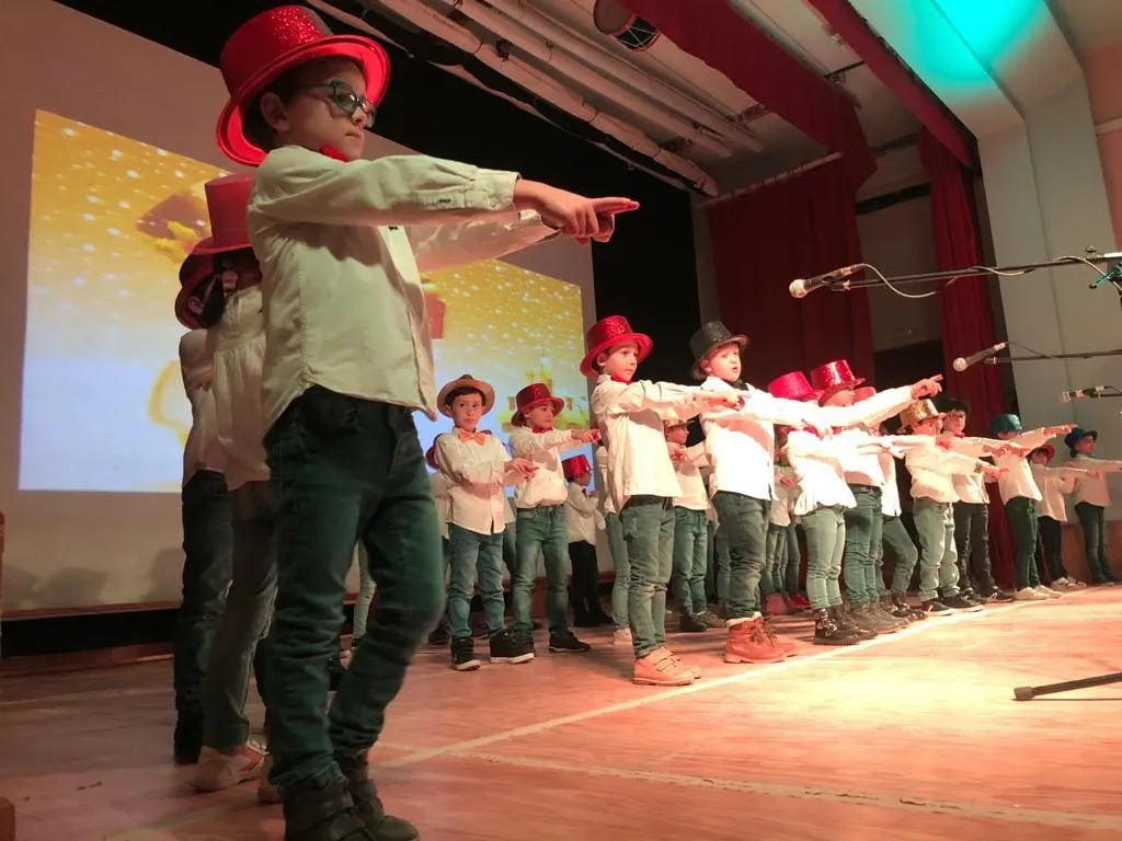 Foto 6 - Los alumnos de Primaria del Colegio San Agust&iacute;n celebran su Festival de Navidad