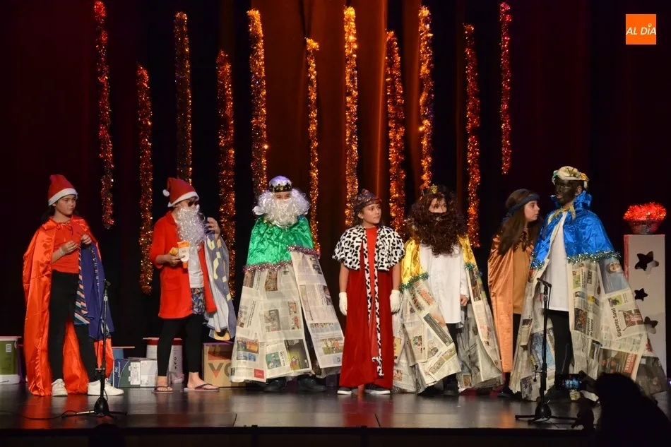 Misioneras-Santa Teresa festeja la Navidad con un crucero en homenaje a Magallanes  