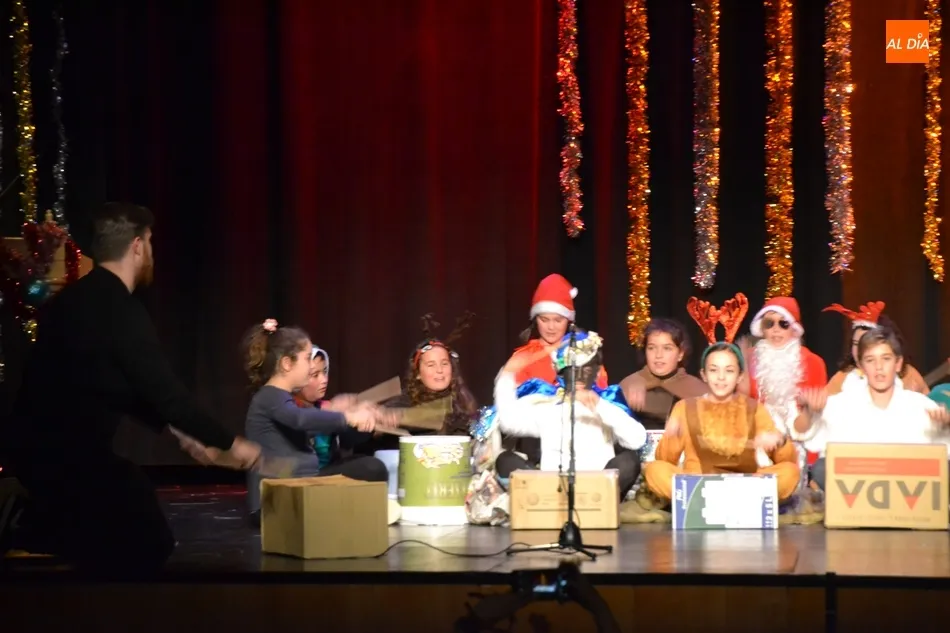 Foto 4 - Misioneras-Santa Teresa festeja la Navidad con un crucero en homenaje a Magallanes  