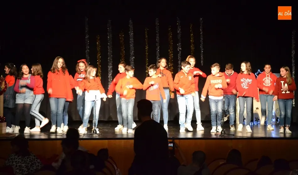 Foto 2 - Misioneras-Santa Teresa festeja la Navidad con un crucero en homenaje a Magallanes  