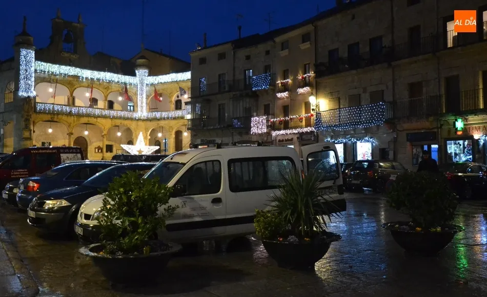 Foto 4 - Las jardineras regresan a la Plaza Mayor cuatro a&ntilde;os y medio despu&eacute;s  