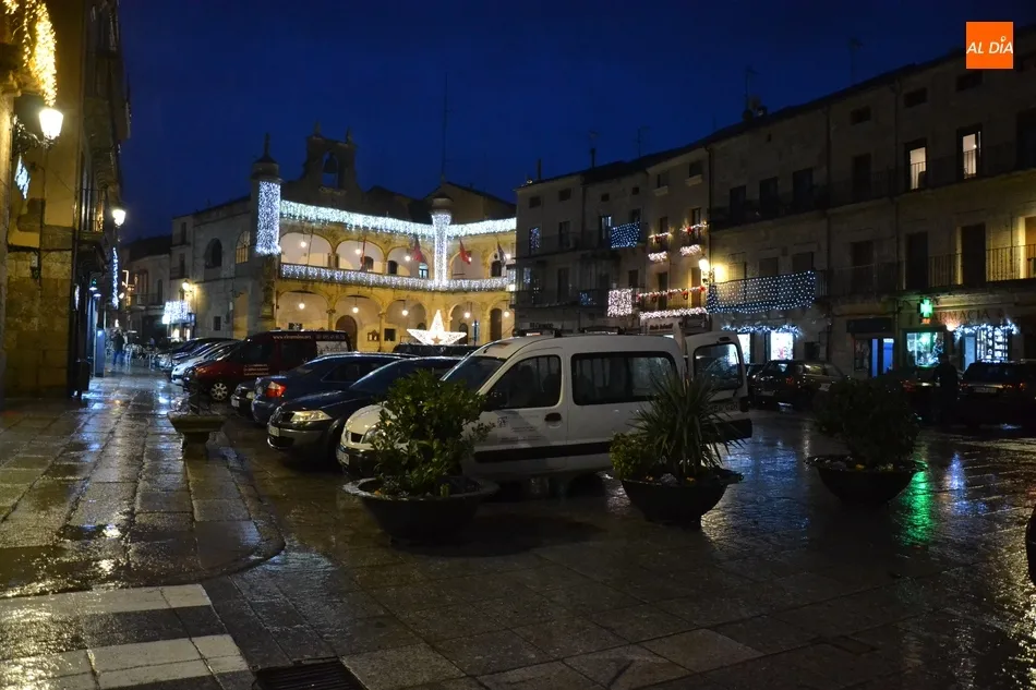 Foto 3 - Las jardineras regresan a la Plaza Mayor cuatro a&ntilde;os y medio despu&eacute;s  