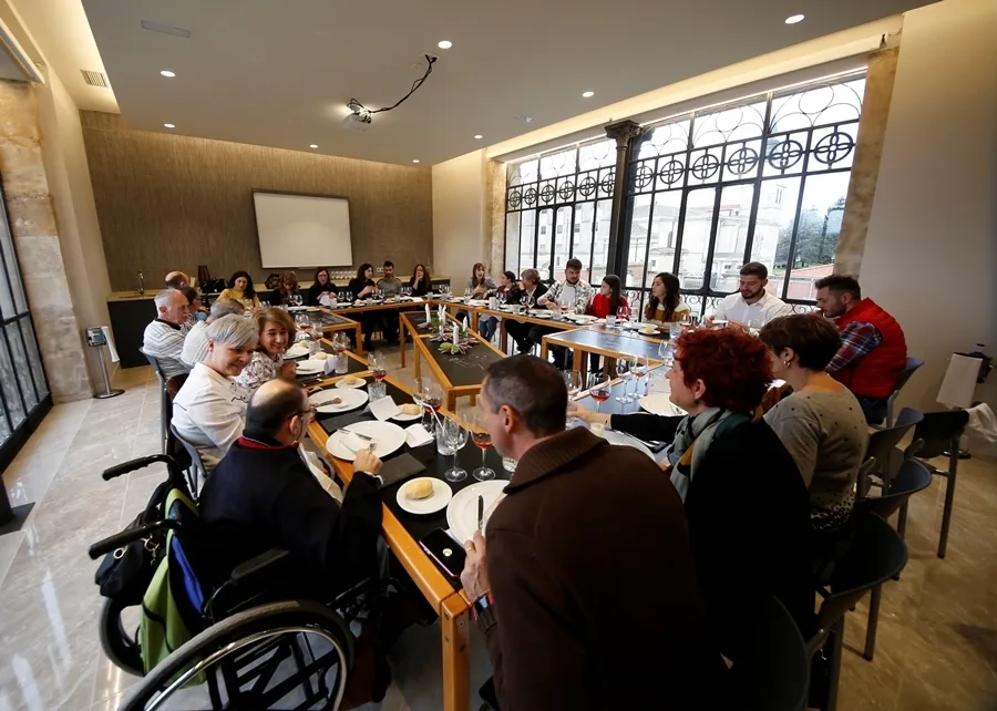 Foto 2 - Emotivo encuentro de colectivos de discapacitados en el CIFP Rodr&iacute;guez Fabr&eacute;s&nbsp;