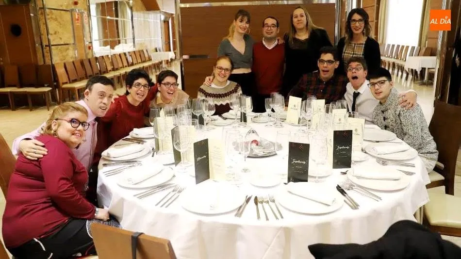 Una de las mesas de esta comida navideña de Insolamis. Foto de Lydia González
