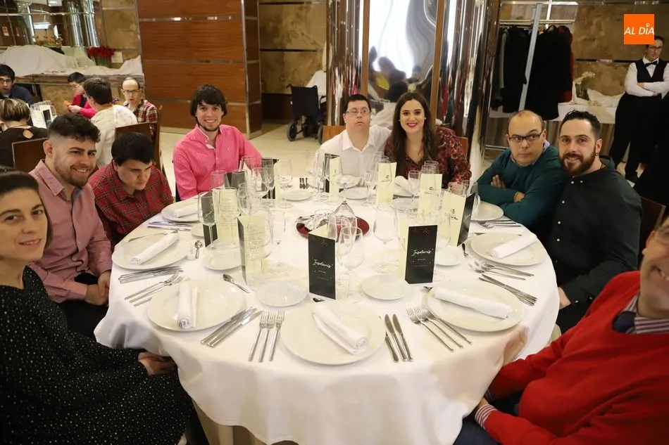 Foto 4 - Buen ambiente en la comida navide&ntilde;a de la familia de Insolamis