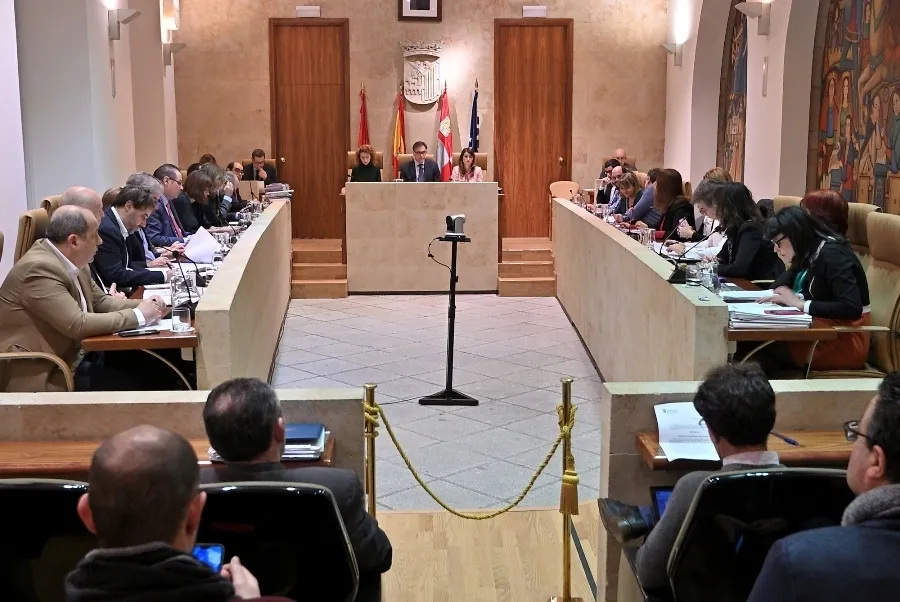 Foto 2 - El Ayuntamiento de Salamanca aprueba la congelaci&oacute;n de los cinco impuestos municipales
