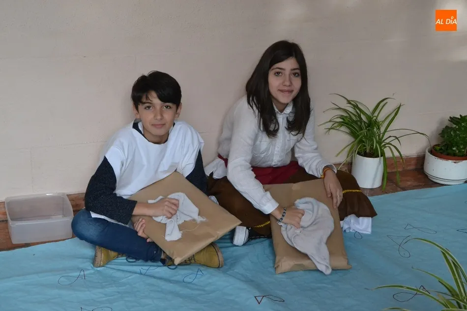 Foto 9 - Misioneras-Santa Teresa recibe a los Reyes Magos y monta un gran bel&eacute;n viviente  