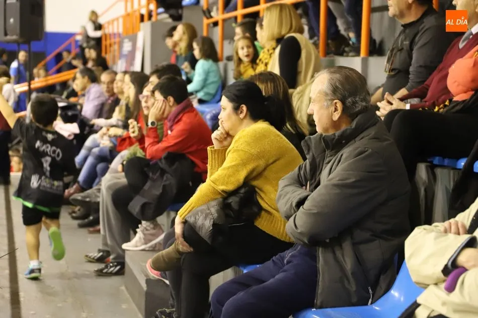 Foto 5 - Rotundo &eacute;xito en el &lsquo;rey de la pista&rsquo; solidario de AVIVA con buen f&uacute;tbol y diversi&oacute;n