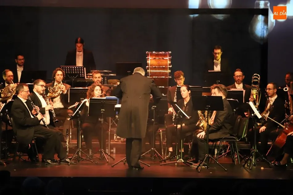 Foto 9 - La Banda Municipal de Salamanca llena de m&uacute;sica el Liceo