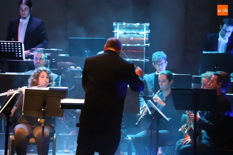 Foto 3 - La Banda Municipal de Salamanca llena de m&uacute;sica el Liceo