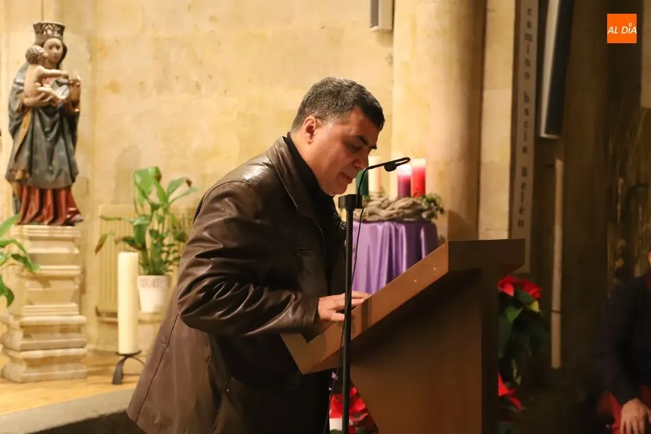 Foto 5 - El acto po&eacute;tico &lsquo;Navidad con poetas&rsquo; encandila a Salamanca